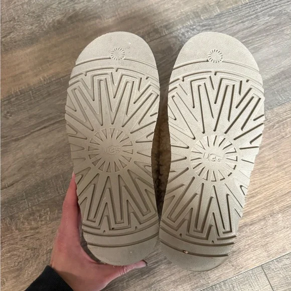 UGG Tazz Braid Shearling Slipper - Picture 5 of 5